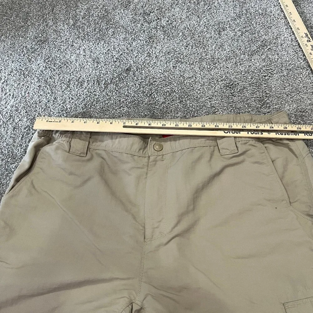The North Face cargo shorts mens XL‎ tan khaki outdoor hiking casual camping